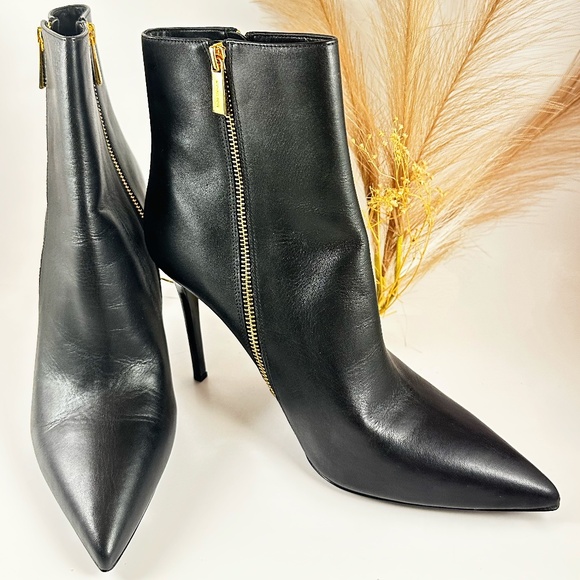 NWB MICHAEL MICHAEL KORS BOOTIES! - Picture 1 of 7